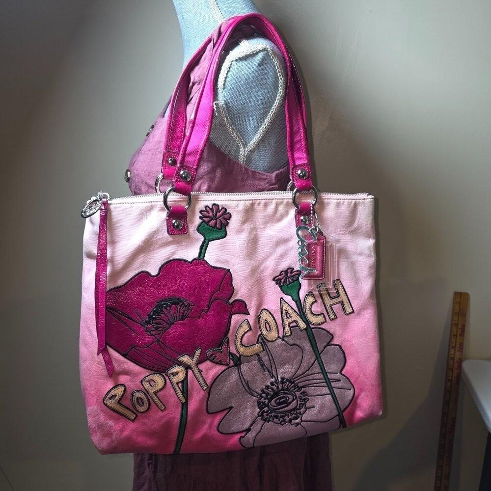 RARE Coach POPPY‎ OMBRÉ Pink Floral Tote with 3 large poppy charms